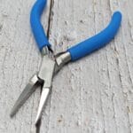 Flat Nose Pliers for Jewelry Making – Blue Grip Tool for Wire Holding, Shaping & Flattening