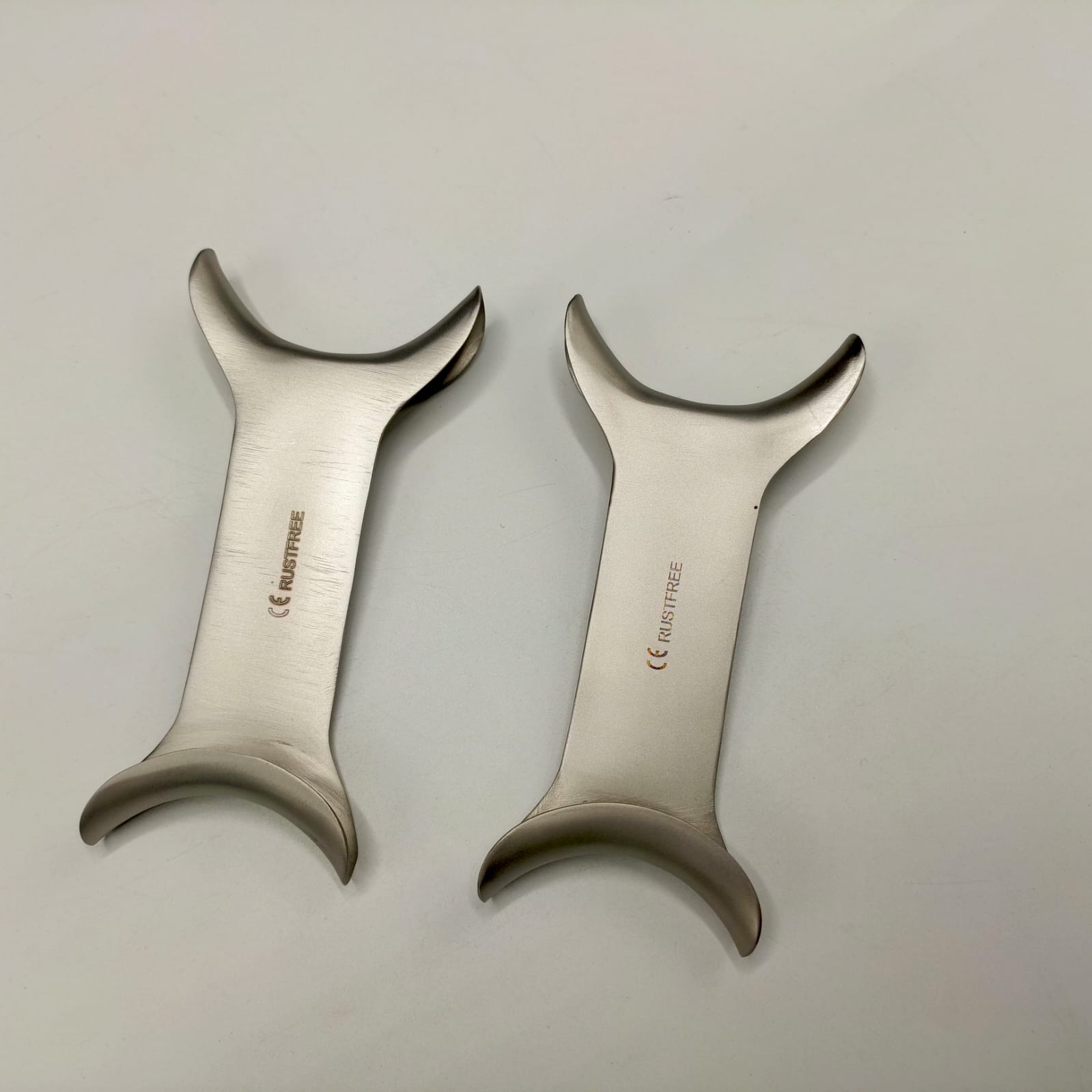 Pack of 2 Cheek Retractors – Stainless Steel Mouth Openers for Dental & Surgical Use | Double-Head Design with Smooth Finish